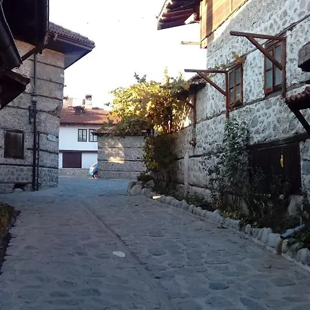 Studio 202, Near Lift *