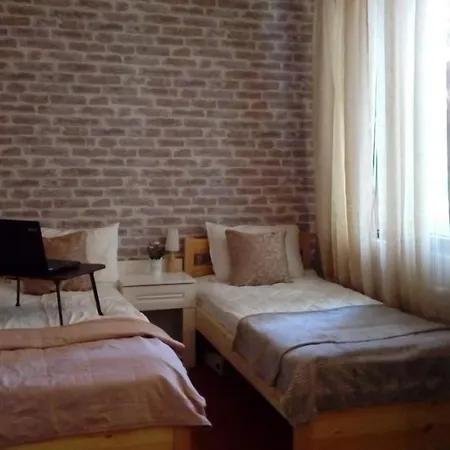 Studio 202, Near Lift Apartamento *